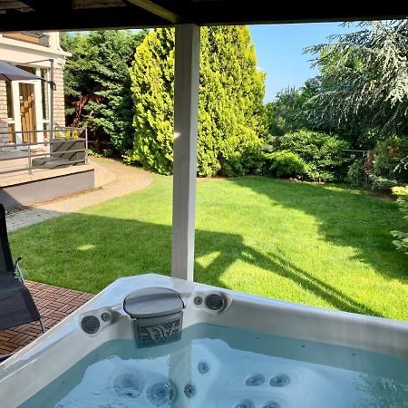 KOI Apartman Balatonalmadi Bagian luar foto