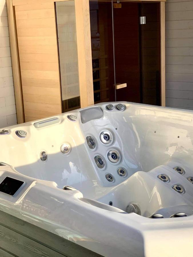KOI Apartman Balatonalmadi Bagian luar foto