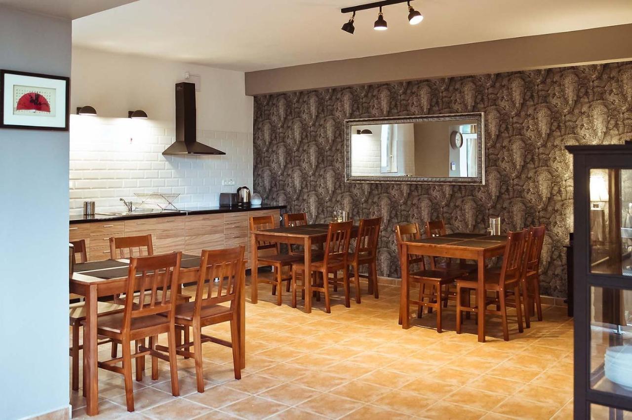 KOI Apartman Balatonalmadi Bagian luar foto