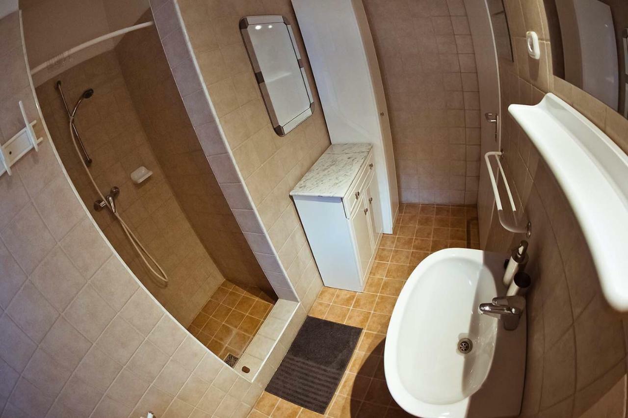 KOI Apartman Balatonalmadi Bagian luar foto