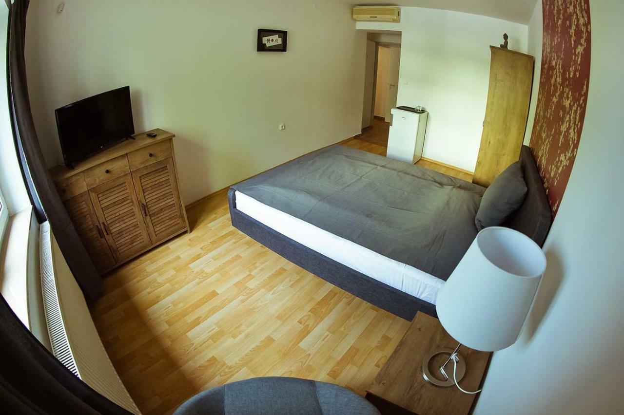 KOI Apartman Balatonalmadi Bagian luar foto